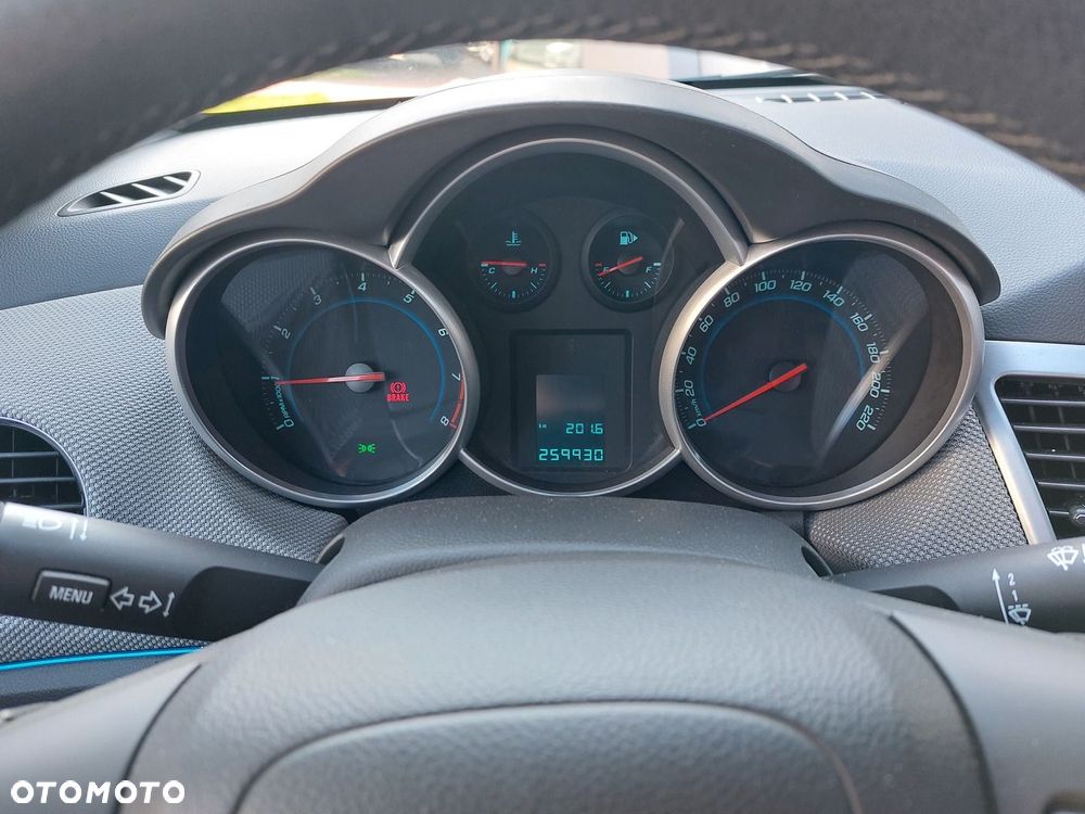 Chevrolet Cruze - 10
