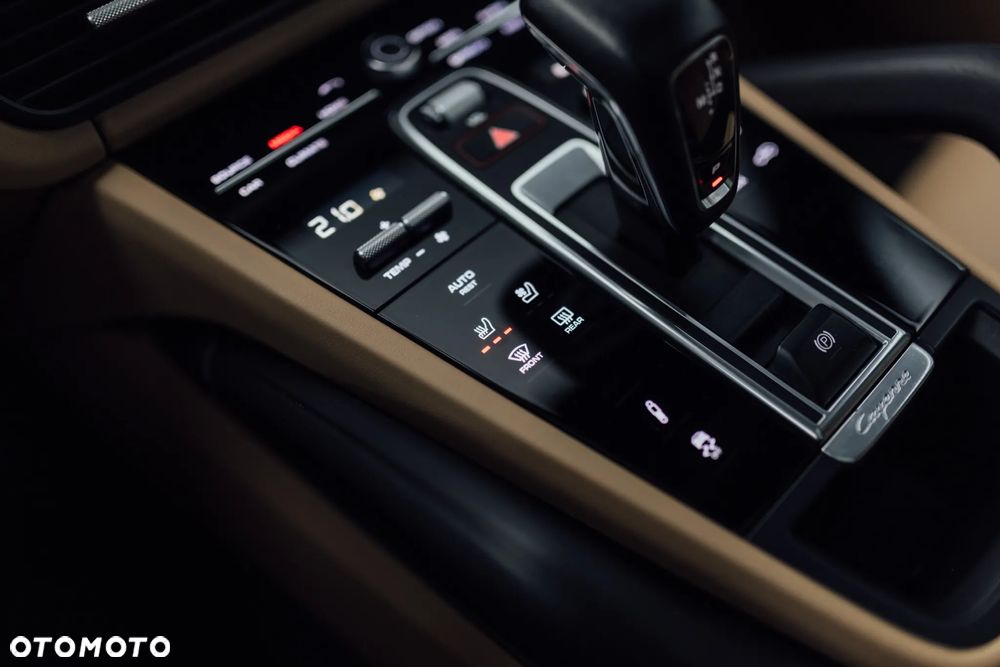 Porsche Cayenne - 22