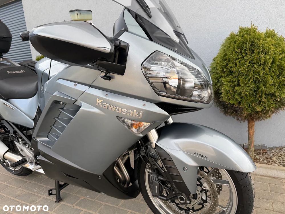 Kawasaki GTR - 10