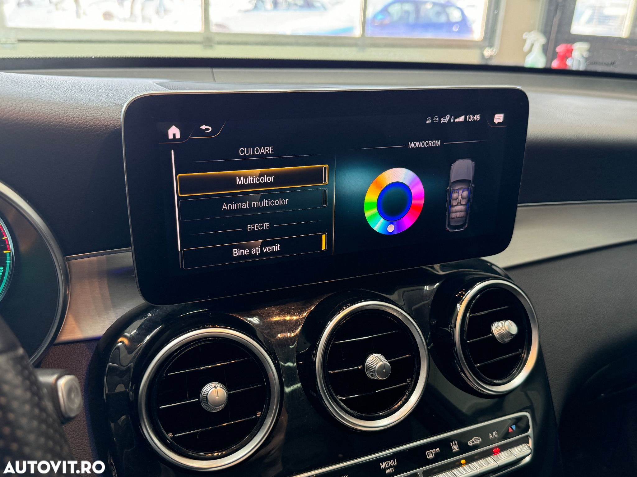 Mercedes-Benz GLC 300 e 4MATIC - 29