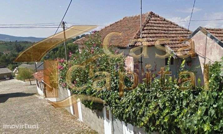 Moradia T2 para remodelar. - Grande imagem: 5/17