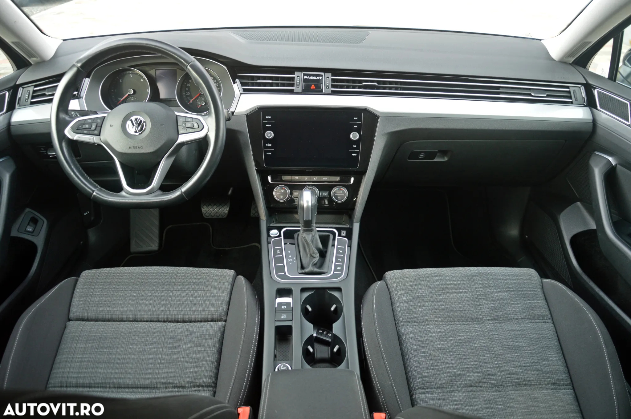 Volkswagen Passat 1.6 TDI DSG Comfortline - 6