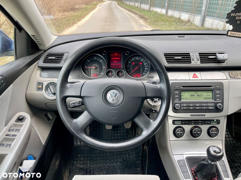 Volkswagen Passat 2.0 TDI Comfortline - 36
