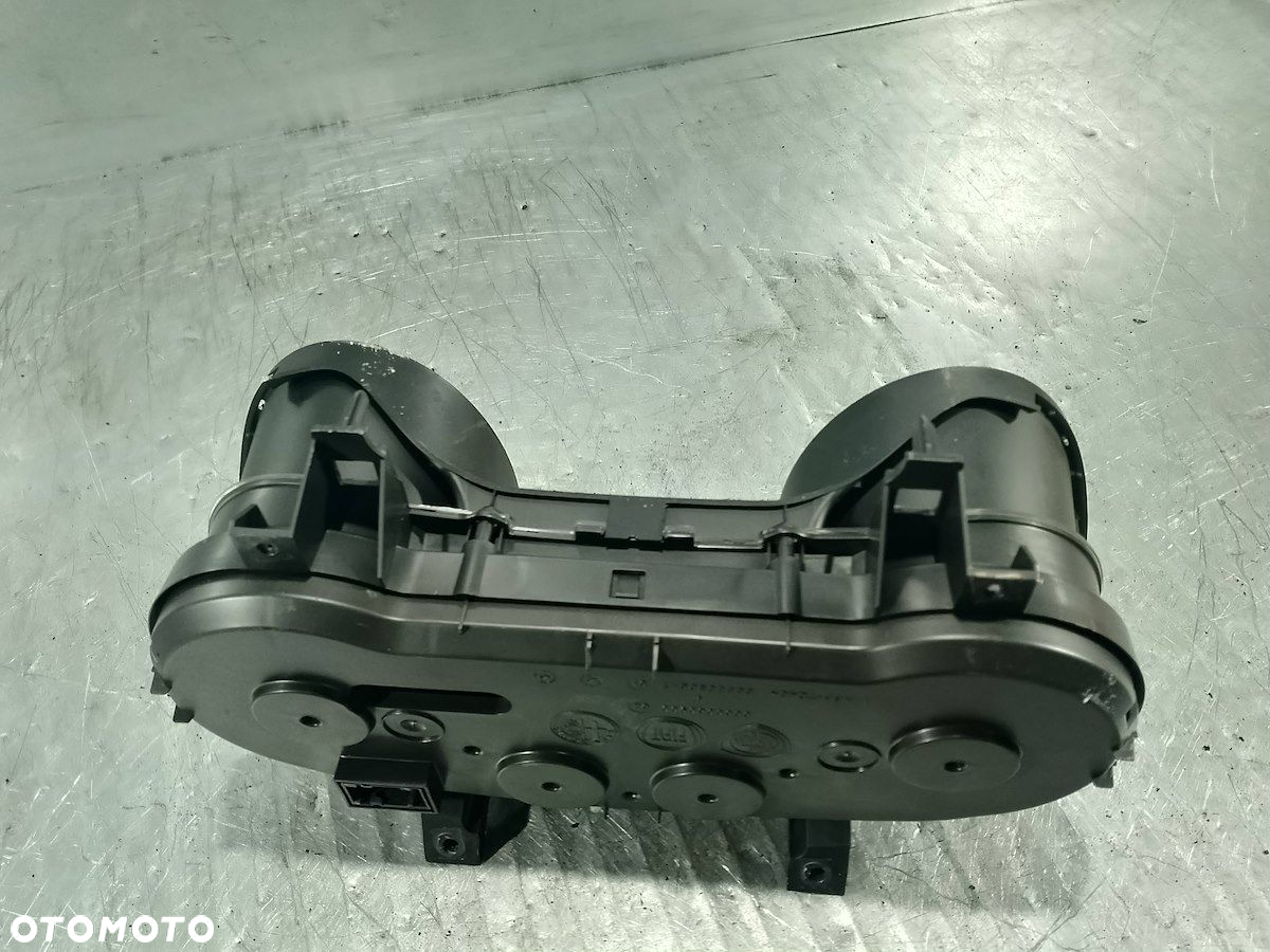 LICZNIK FIAT PUNTO EVO 00518405190 1.4 - 8