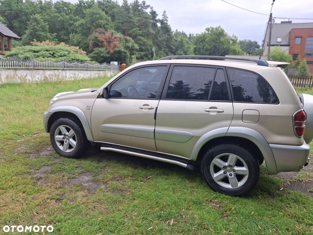 Toyota RAV4 - 3