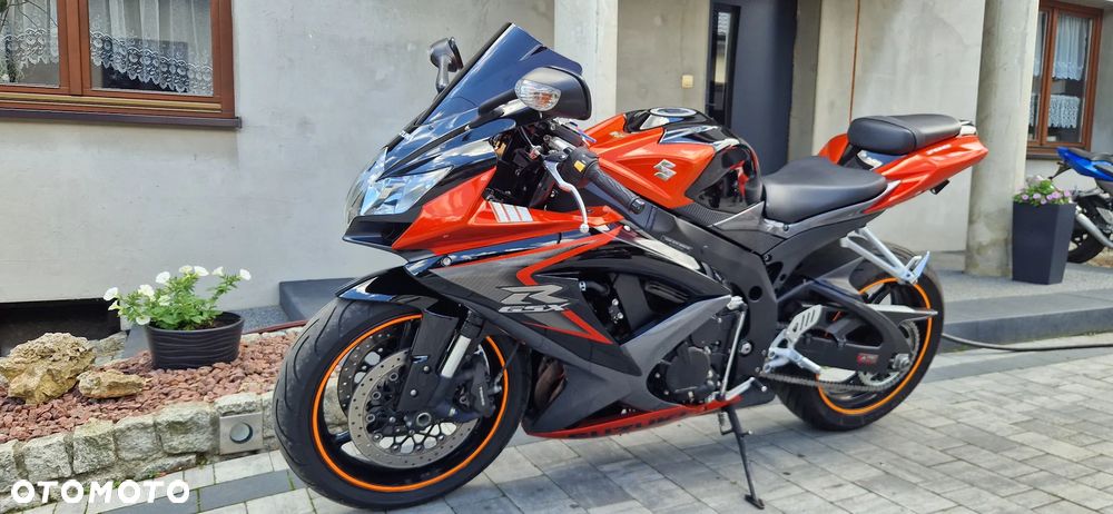 Suzuki GSX-R - 1