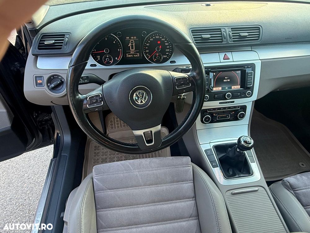 Volkswagen Passat 2.0 TDI Comfortline - 20