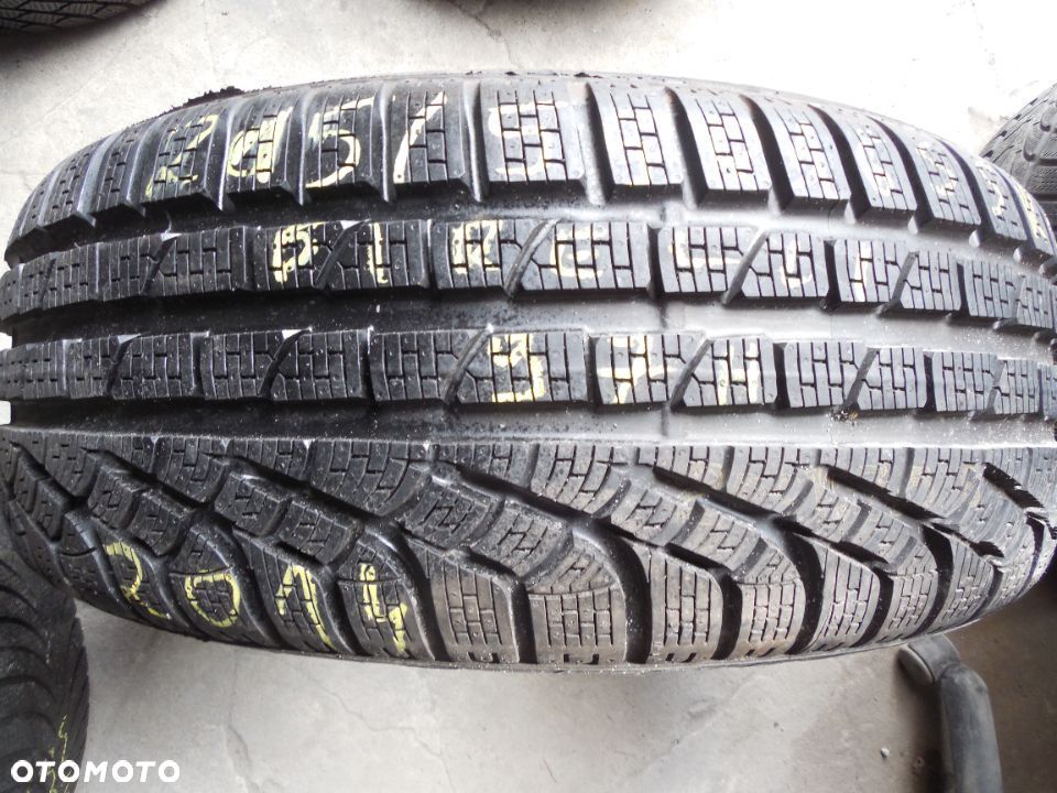 OPONA POJEDYNKA 215/55r16 PIRELLI SOTTO ZERO WINTER 210 SERIE II DOT 2014 8,8MM - 1