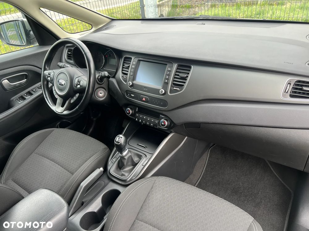 Kia Carens - 9