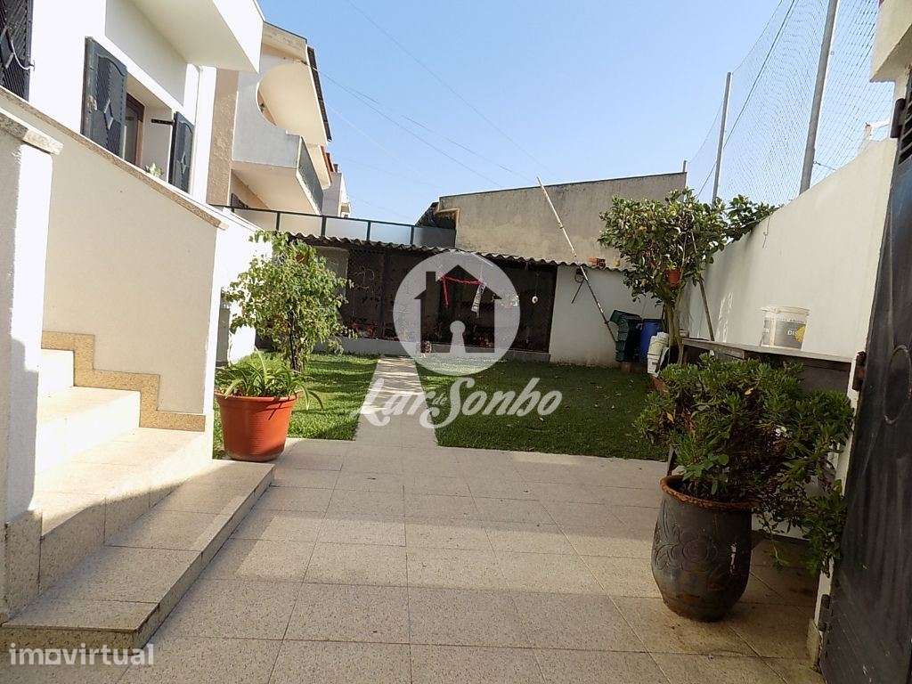Moradia M6 c/ garagem fechada e jardim localizada na zona PRIME da ... - Grande imagem: 3/20