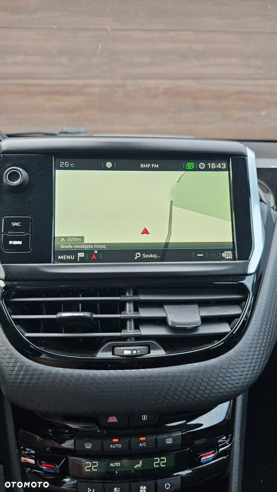 Peugeot 2008 1.2 Pure Tech GPF Allure S&S EAT6 - 17