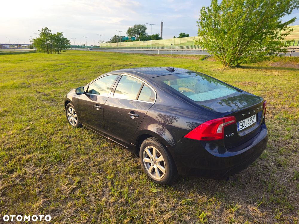 Volvo S60 D3 Drive-E Summum - 2