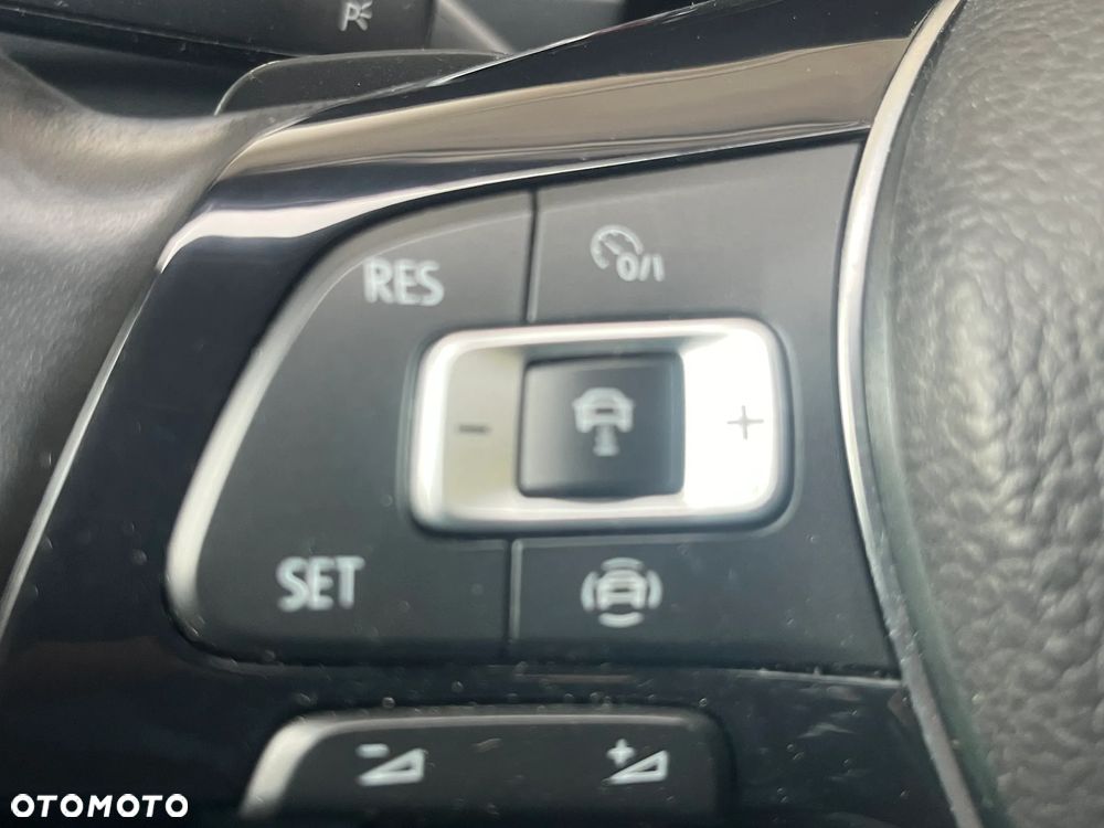 Volkswagen Tiguan - 27