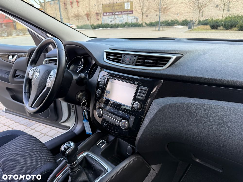 Nissan Qashqai 1.2 DIG-T N-Vision - 33