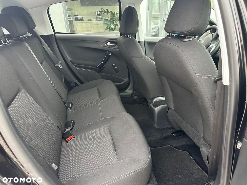 Peugeot 208 1.2 PureTech Style - 8