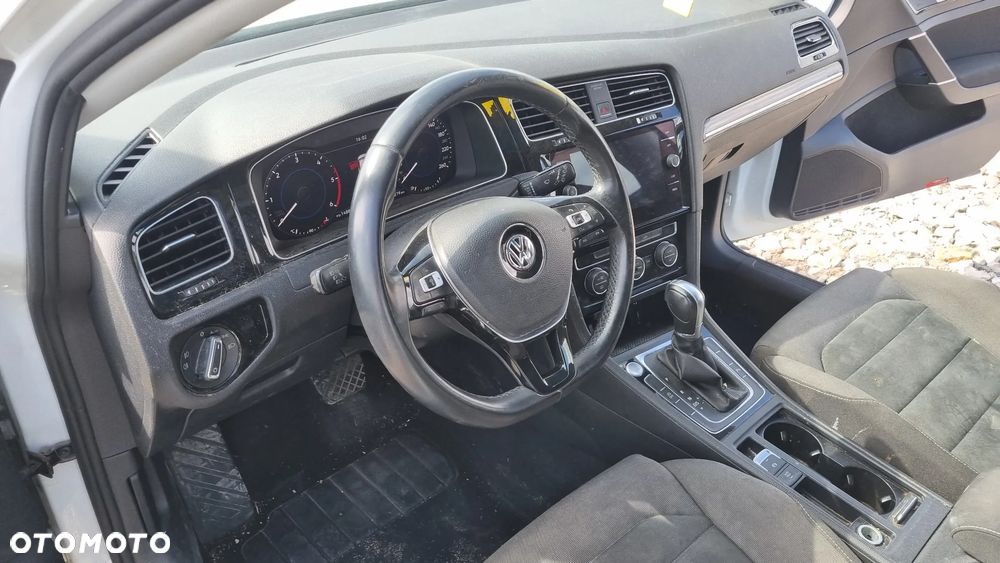 Volkswagen Golf 2.0 TDI (BlueMotion Technology) DSG Comfortline - 25