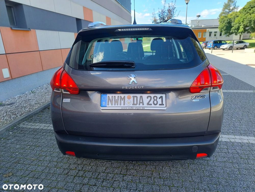 Peugeot 2008 1.2 Pure Tech Allure S&S - 6