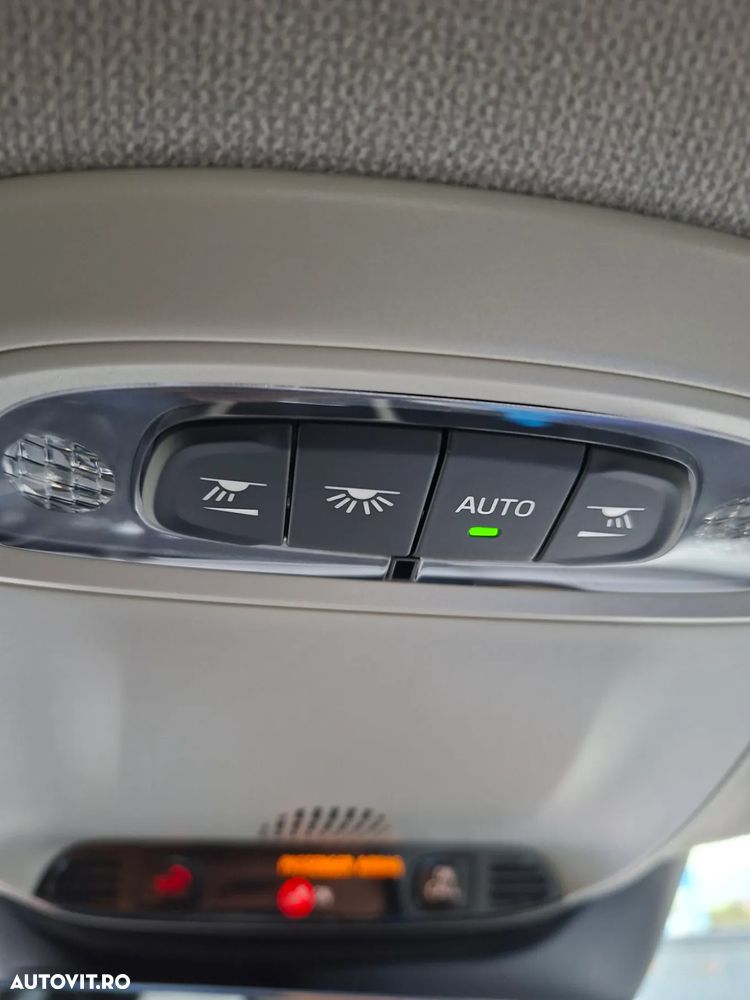 Volvo XC 40 D3 AWD Momentum Pro - 19