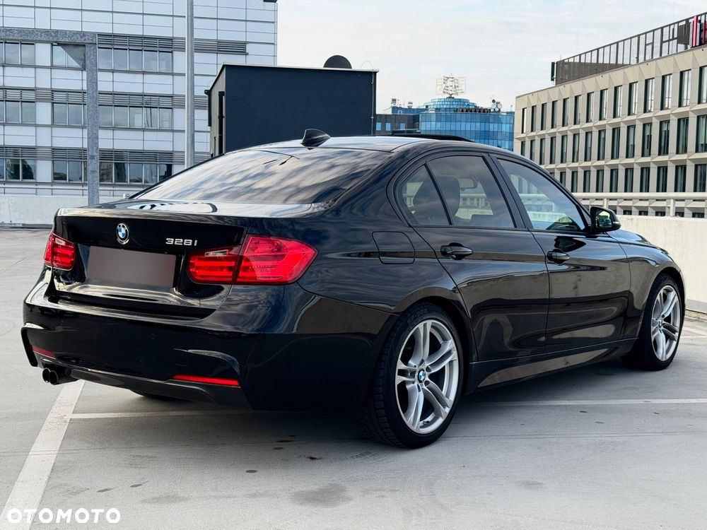 BMW Seria 3 328i Sport Line - 6