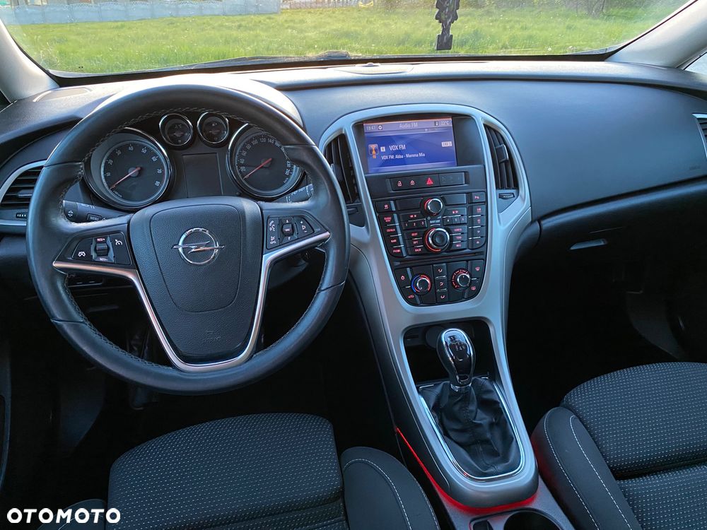Opel Astra 1.4 Turbo Design Edition - 18
