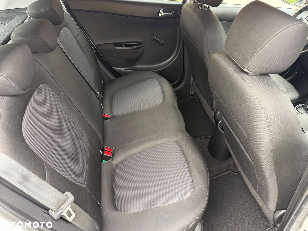 Hyundai i20 1.2 Fifa World Cup Edition - 32