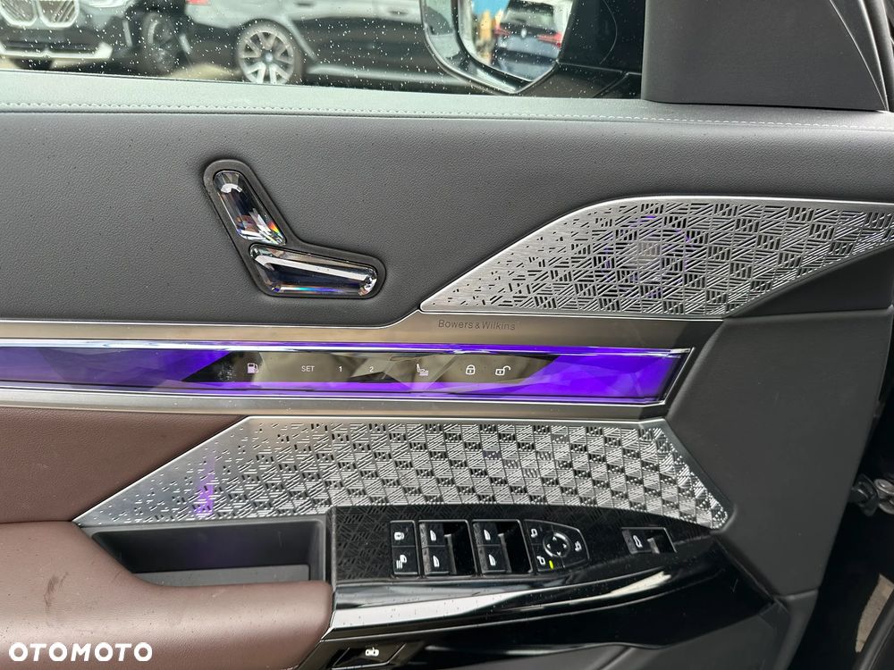 BMW Seria 7 M760e PHEV xDrive sport - 13