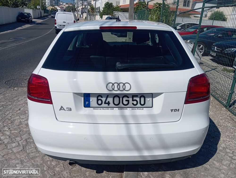 Audi A3 1.6 TDI Attraction - 4