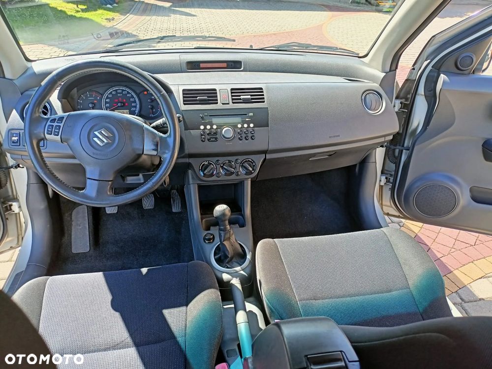 Suzuki Swift 1.3 Club - 2