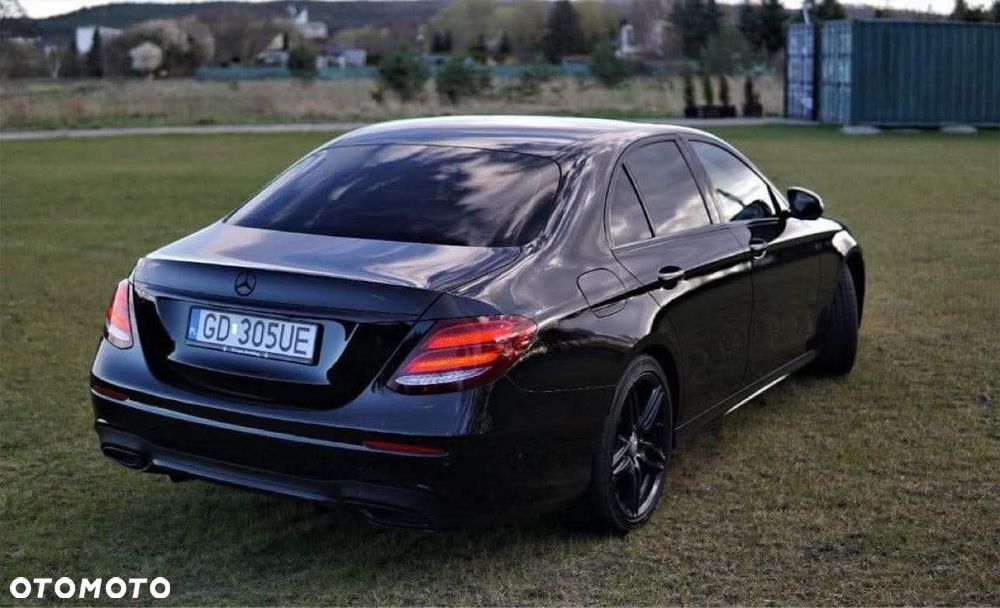 Mercedes-Benz Klasa E 220 d 9G-TRONIC - 3