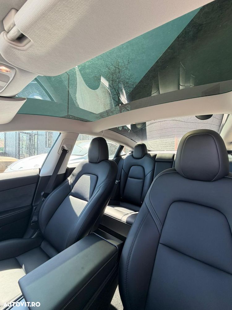 Tesla Model 3 - 6