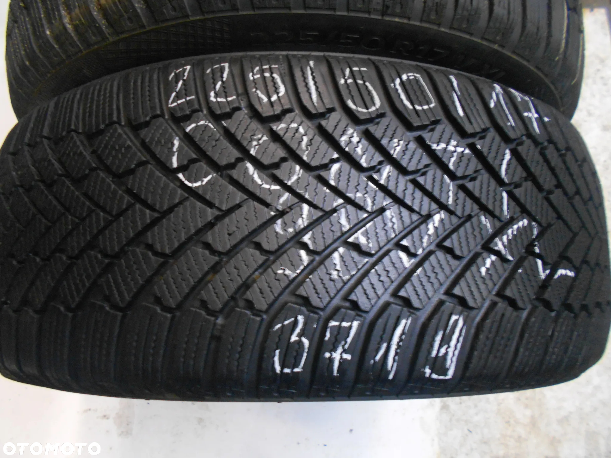 OPONY 225/50R17 CONTINENTAL WINTER CONTACT TS 860 XL DOT 3220 / 3719  7.2MM - 3