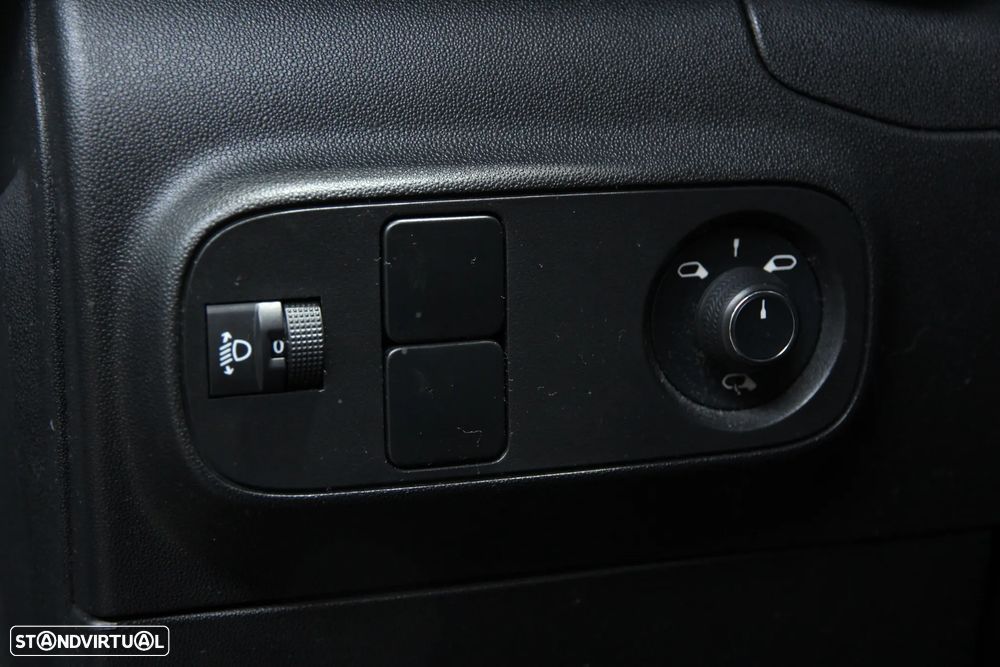 Citroën C3 1.2 PureTech C-Series - 12