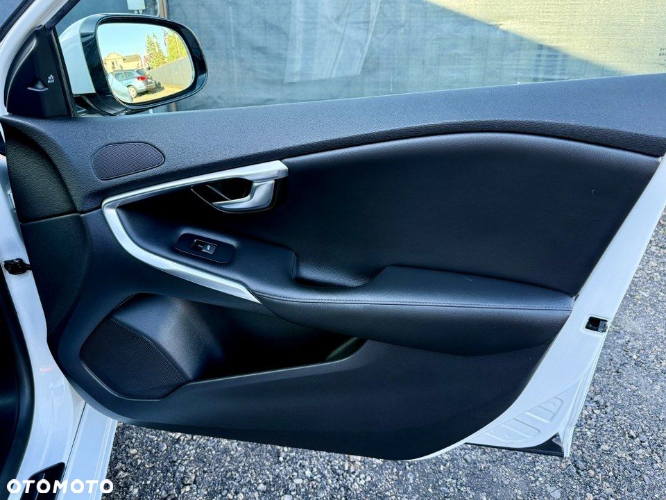 Volvo V40 T3 Summum - 31