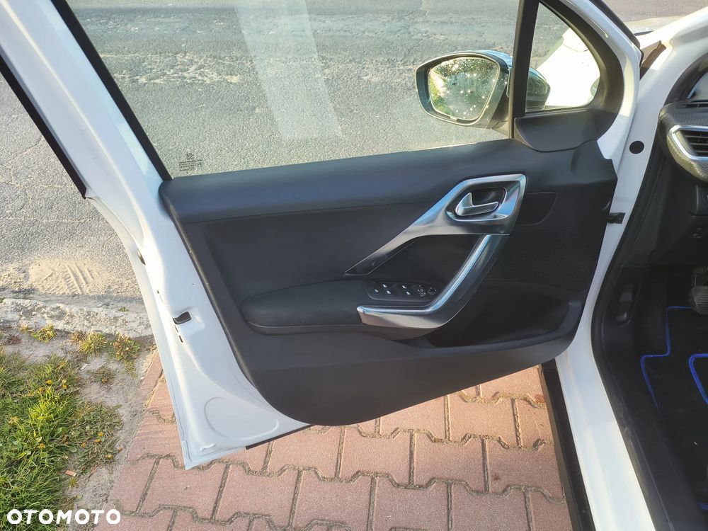 Peugeot 2008 PureTech 82 Allure - 11