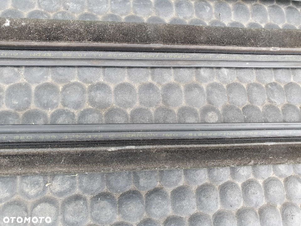 Listwa Drzwi Zgarniajaca Szyby Czarna AUDI A4 B6 B7 Sedan Kombi Avant - 11