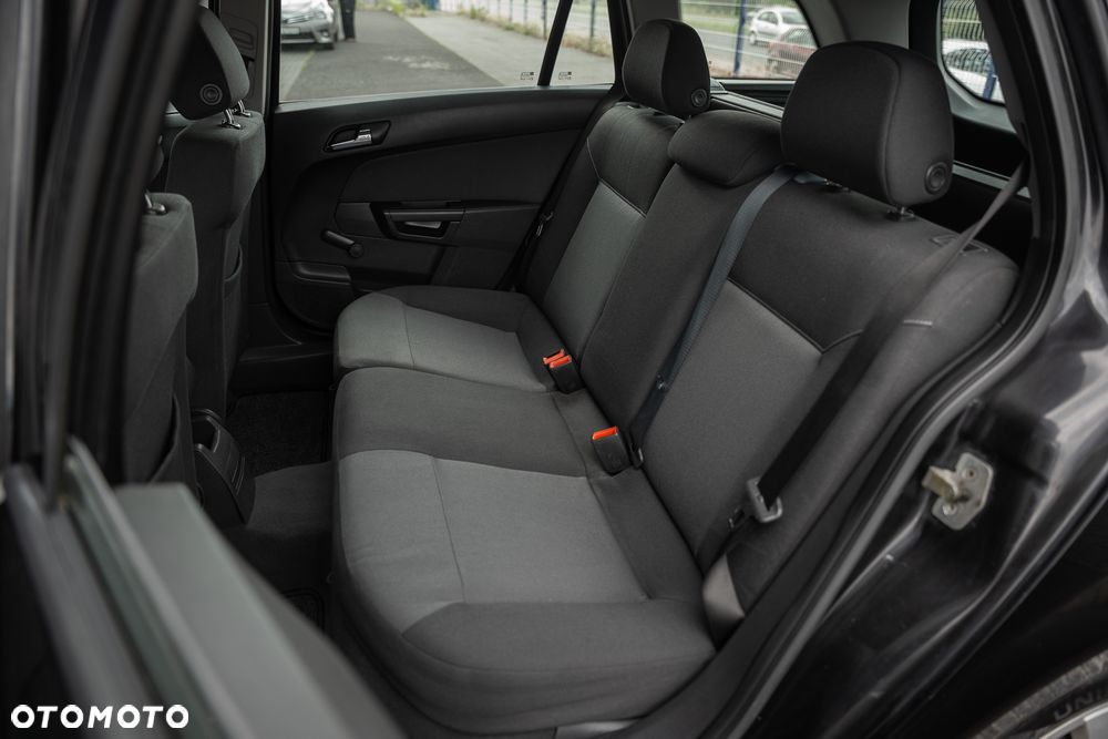 Opel Astra 1.7 CDTI Essentia - 35