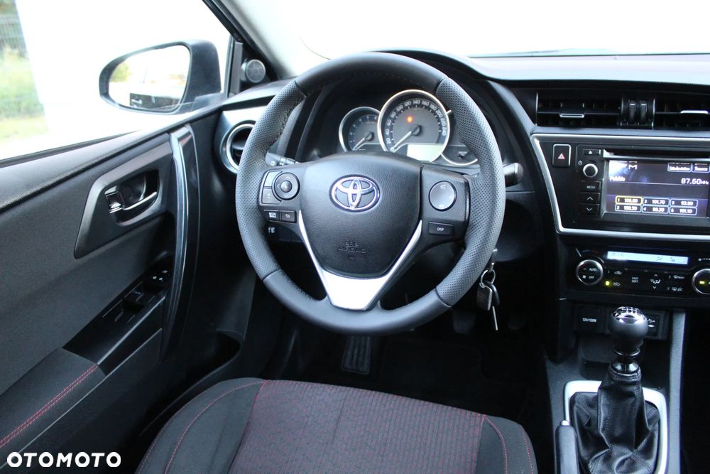 Toyota Auris 1.4 D-4D Life - 24