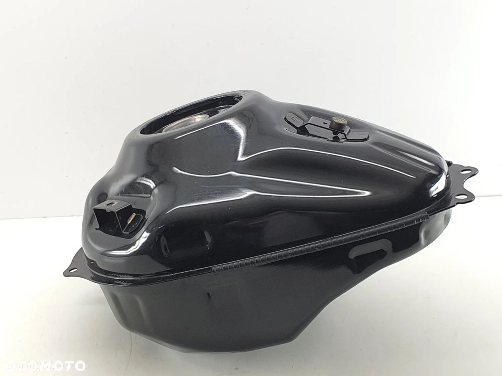 ZBIORNIK PALIWA BAK  YAMAHA XSR 125 - 7
