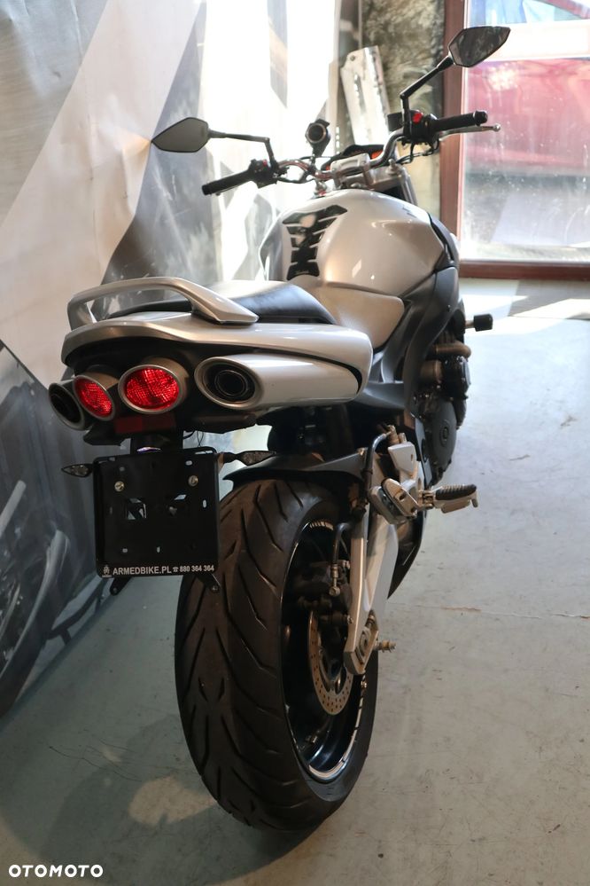 Suzuki GSR - 22