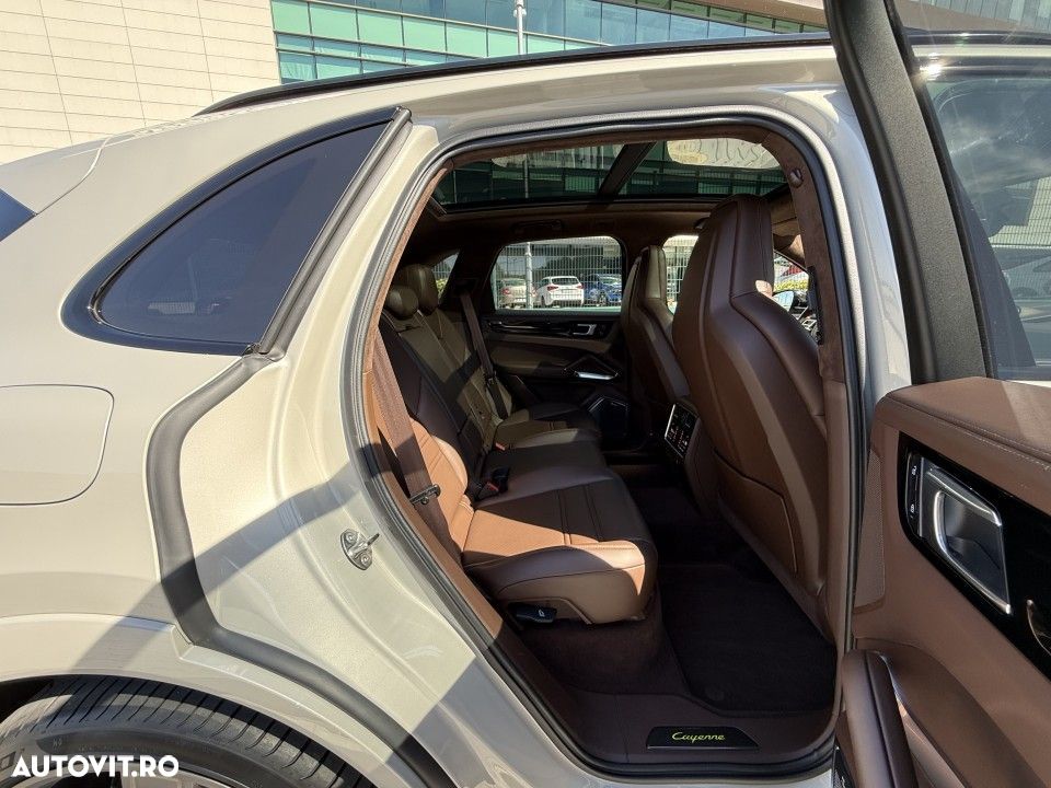 Porsche Cayenne - 20