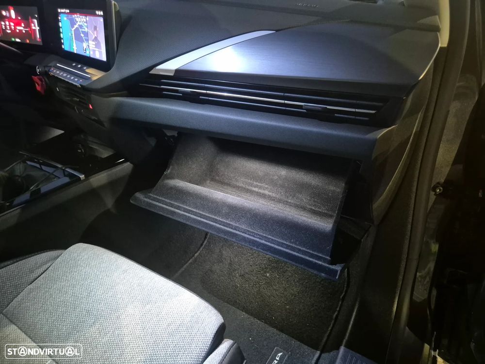 Opel Astra 1.2 T Elegance - 36