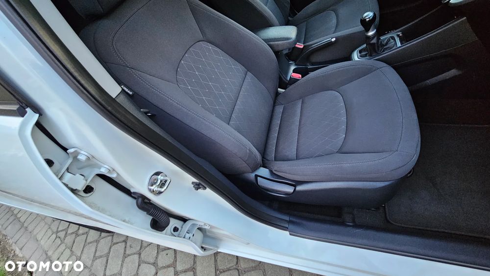 Kia Rio 1.2 L Business Line - 30