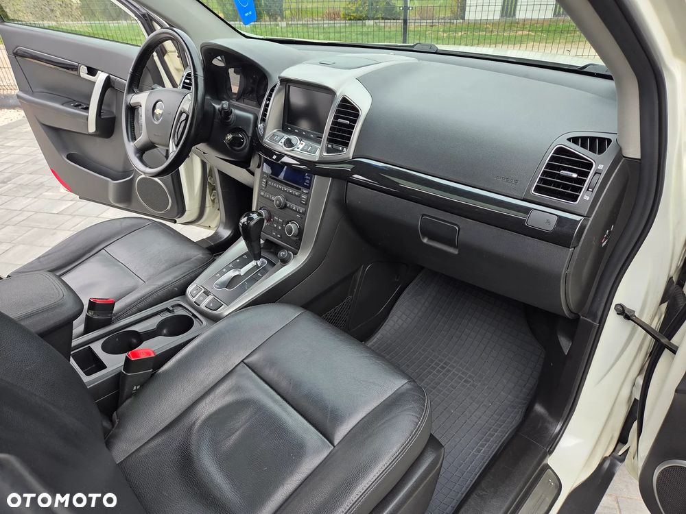 Chevrolet Captiva 2.2 D LTZ - 22
