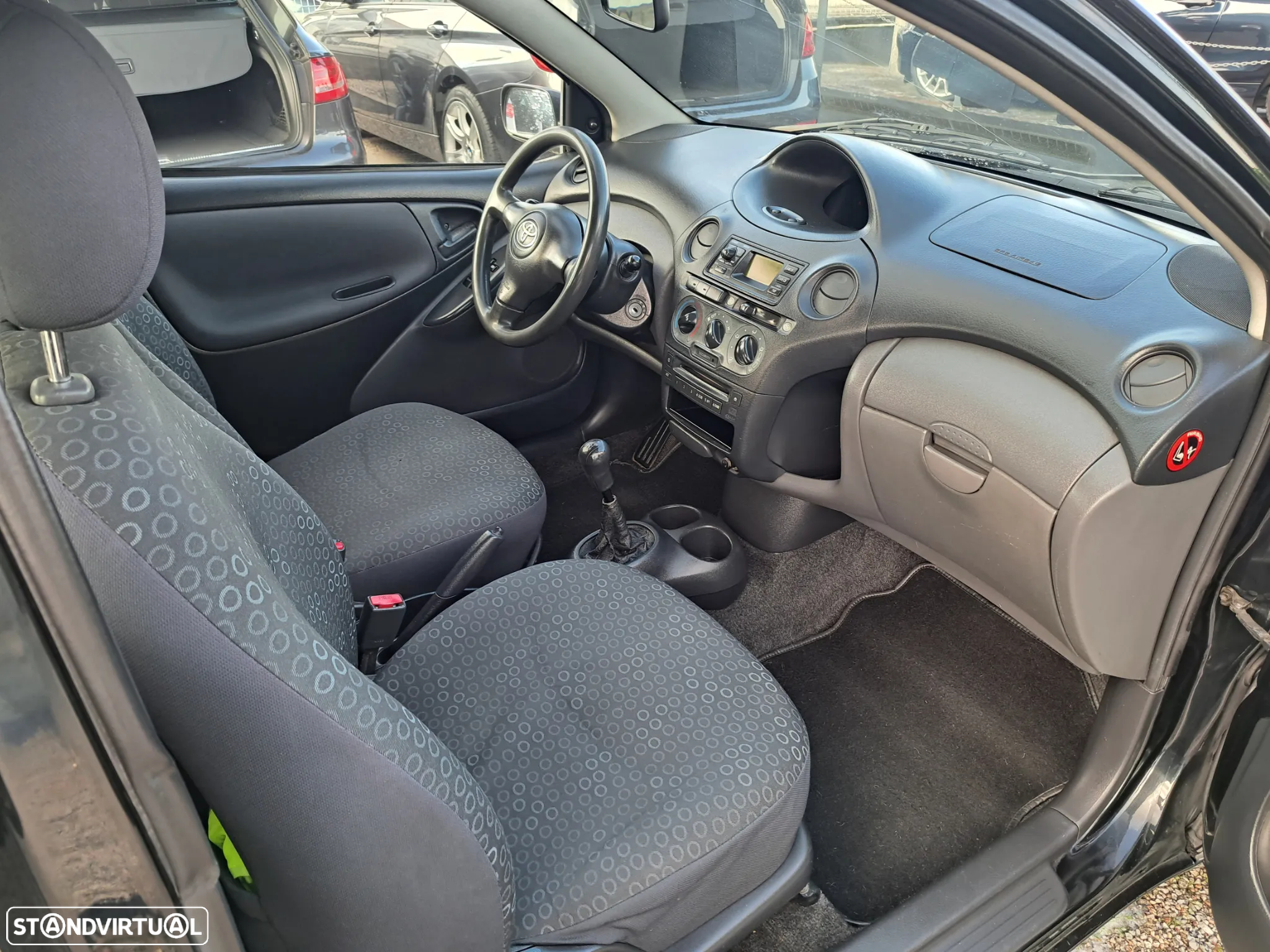 Toyota Yaris 1.4 D-4D Sol AC - 9