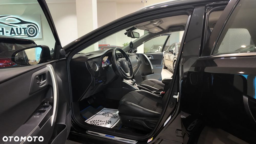 Toyota Auris 1.8 HSD Luna - 23