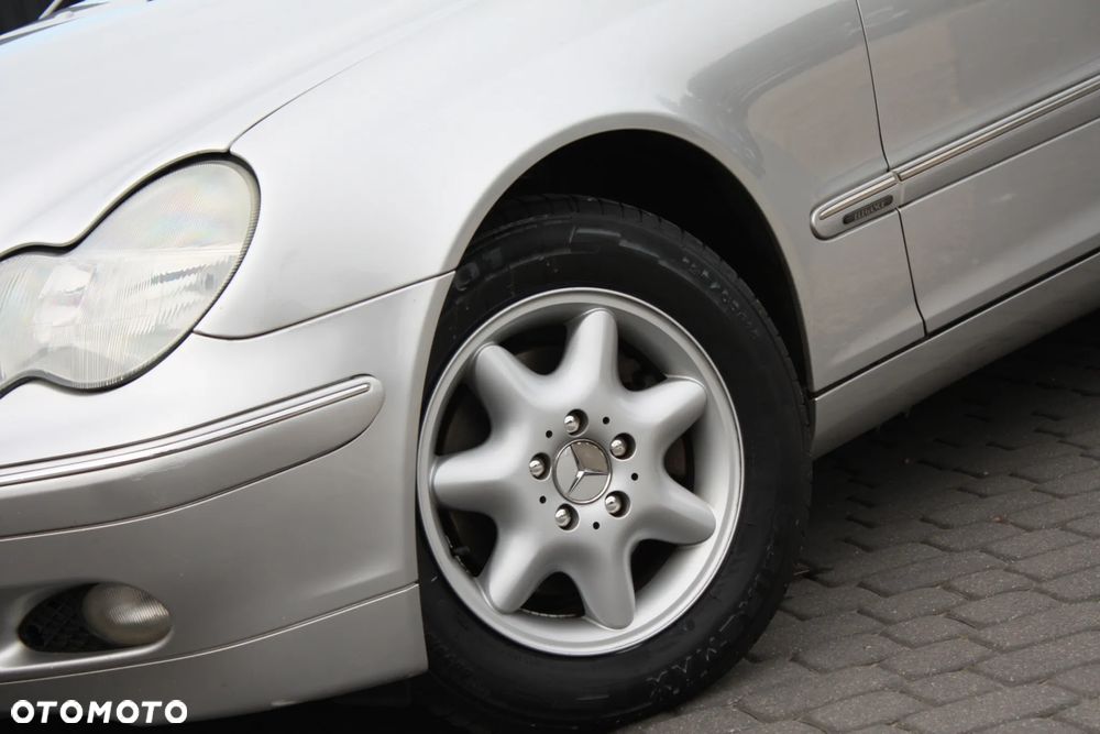Mercedes-Benz Klasa C 180 T Kompressor Automatik Elegance - 11
