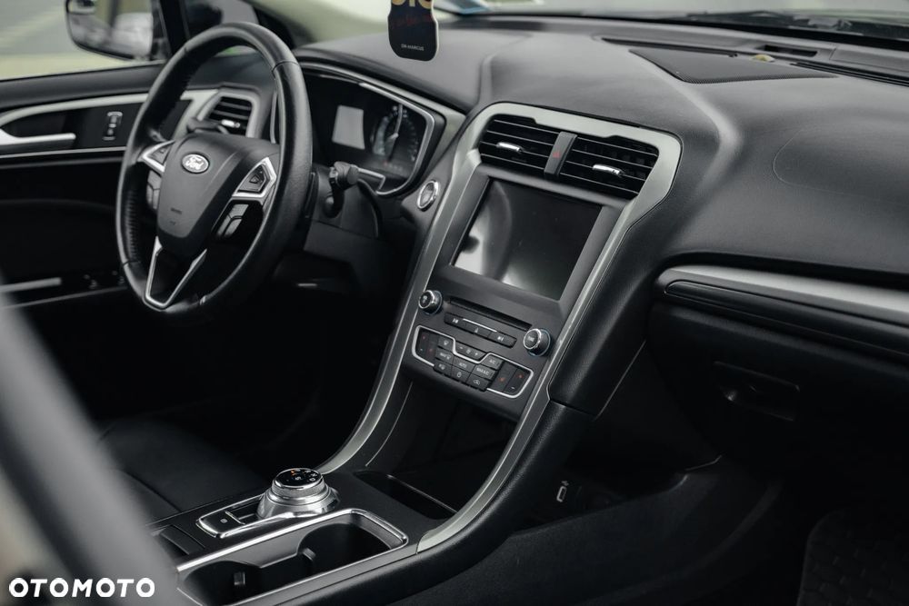 Ford Fusion - 18