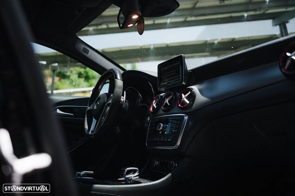 Mercedes-Benz GLA 45 AMG 4Matic 7G-DCT Edition 1 - 28