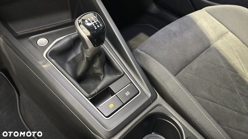 Volkswagen Golf 2.0 TDI Life - 16