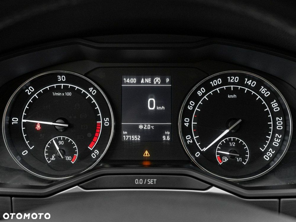 Skoda Superb 2.0 TDI Ambition DSG - 14